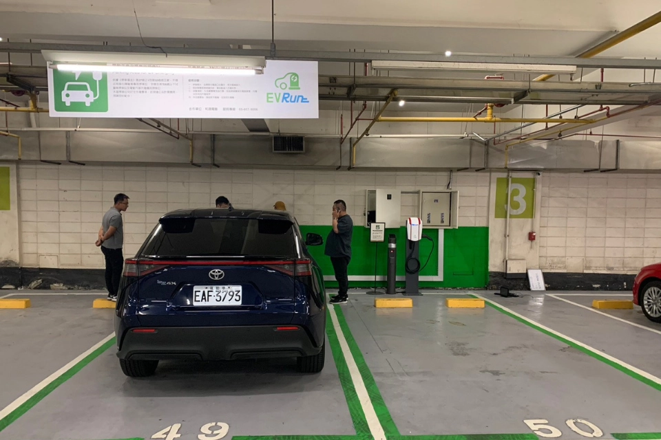 新光三越台南中山